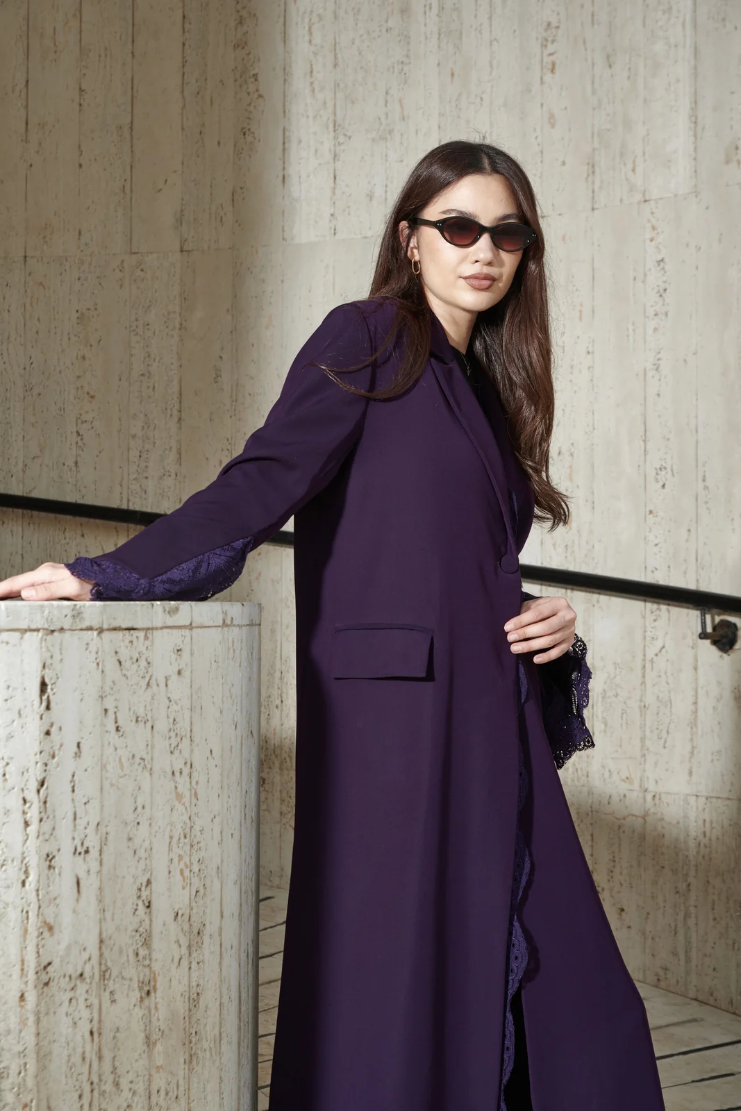 عباية بليزر كريب بنفسجي مزينة بدانتيل  120
